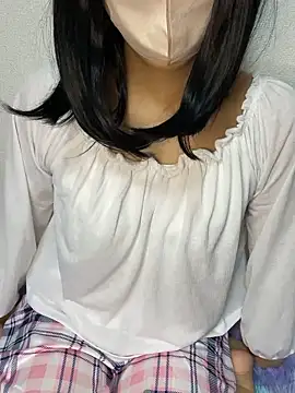 Snapshot of aya_chan00 chatting on 05/18/26, 01:35 aya chan00 online show from 05/18/26, 01:35