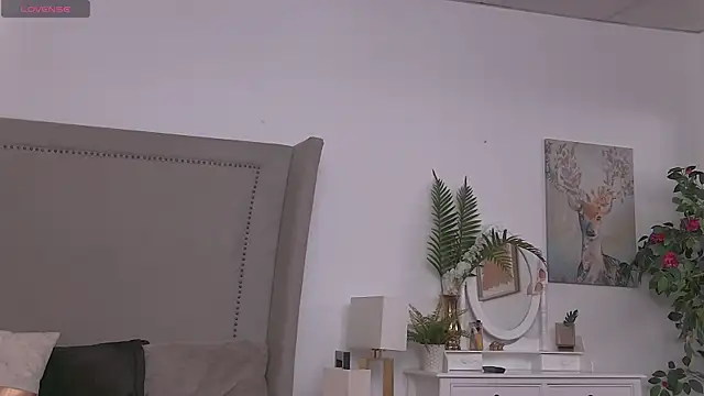 ZoeSkyee online show from 05/29/26, 05:44