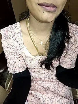 Snapshot of Tamil__Thara003 chatting on 06/08/26, 10:59 Tamil Thara003 online show from 06/08/26, 10:59