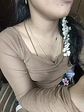Snapshot of Tamil__Thara003 chatting on 06/23/26, 01:20 Tamil Thara003 online show from 06/23/26, 01:20