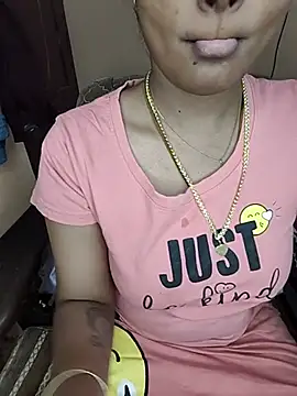 Snapshot of Tamil__Thara003 chatting on 07/15/26, 04:56 Tamil Thara003 online show from 07/15/26, 04:56
