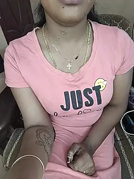 Snapshot of Tamil__Thara003 chatting on 07/31/26, 04:06 Tamil Thara003 online show from 07/31/26, 04:06