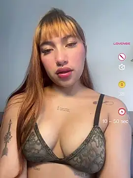 Snapshot of Camila_Diaz_ chatting on 05/06/26, 03:39 Camila Diaz online show from 05/06/26, 03:39