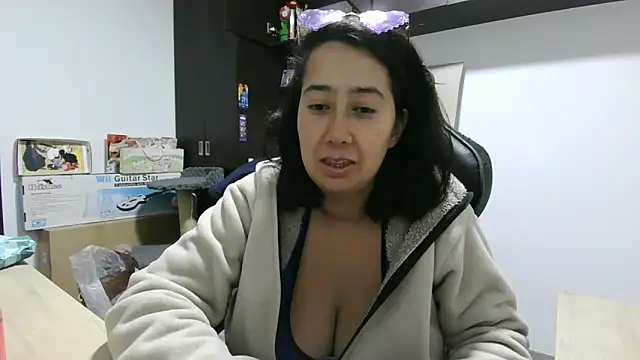 Snapshot of saramaSS chatting on 05/31/26, 01:47 saramaSS online show from 05/31/26, 01:47