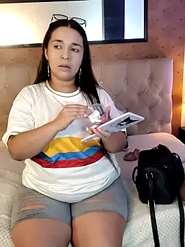 Snapshot of Isabella_cherry69 chatting on 06/23/26, 12:14 Isabella cherry69 online show from 06/23/26, 12:14