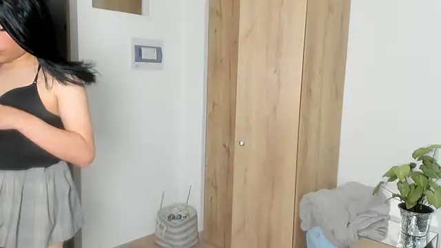 naomimoore828 online show from 06/25/26, 08:35