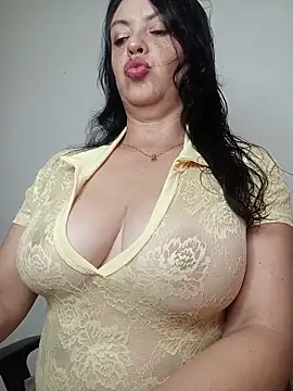 Snapshot of EvaRoberts_1 chatting on 05/29/26, 02:37 EvaRoberts 1 online show from 05/29/26, 02:37