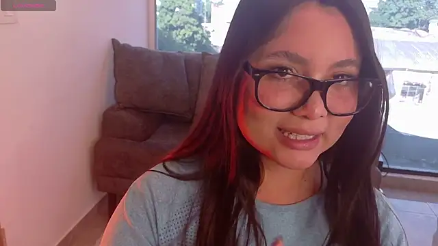 Snapshot of Eva-Apple chatting on 06/19/26, 08:56 Eva-Apple online show from 06/19/26, 08:56