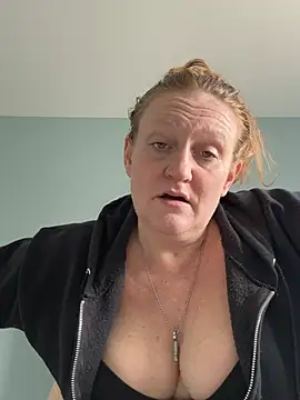 Kellilyn10 online show from 06/04/26, 07:31