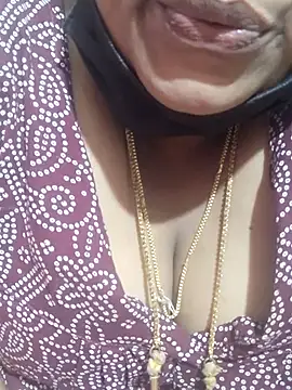 tamilkavitha123 online show from 06/17/26, 07:11