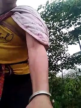 Snapshot of Min-meo chatting on 05/07/26, 12:05 Min-meo online show from 05/07/26, 12:05