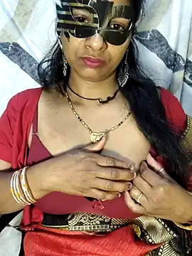 Snapshot of Juli_80 chatting on 05/16/26, 09:17 Juli 80 online show from 05/16/26, 09:17