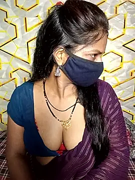 Snapshot of Juli_80 chatting on 06/21/26, 03:31 Juli 80 online show from 06/21/26, 03:31
