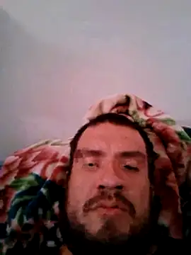 Snapshot of Almircorral2211 chatting on 06/22/26, 03:47 Almircorral2211 online show from 06/22/26, 03:47