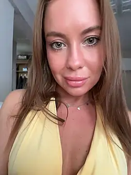 Snapshot of -Ashley_Stone- chatting on 05/15/26, 10:55 -Ashley Stone- online show from 05/15/26, 10:55