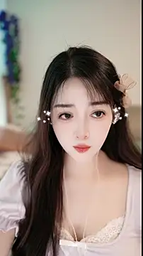 Snapshot of singer-wenwan chatting on 05/18/26, 06:52 singer-wenwan online show from 05/18/26, 06:52
