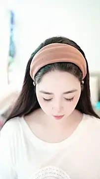 Snapshot of singer-wenwan chatting on 06/13/26, 10:02 singer-wenwan online show from 06/13/26, 10:02