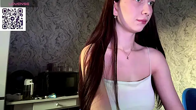 HinaDesire online show from 06/15/26, 12:02