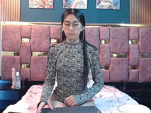 Snapshot of _aranza23 chatting on 05/15/26, 12:01 aranza23 online show from 05/15/26, 12:01