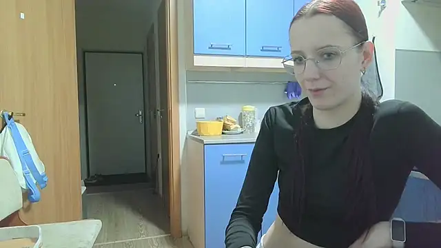 Snapshot of Lucy_Crystal chatting on 05/07/26, 09:20 Lucy Crystal online show from 05/07/26, 09:20