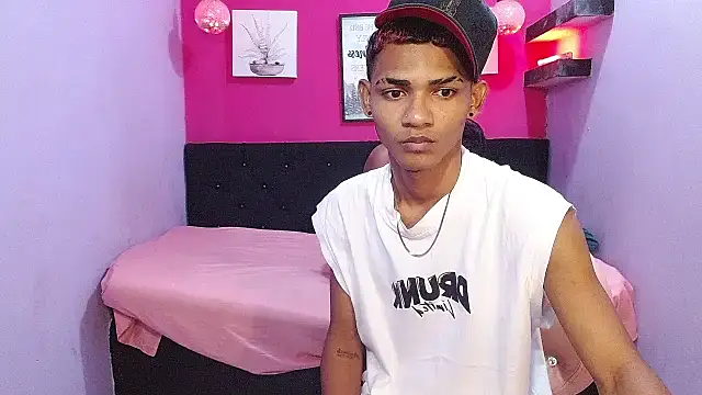 black twinks online show from 06/25/26, 02:44