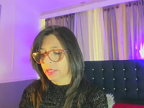 Snapshot of lena_gray chatting on 05/14/26, 01:40 lena gray online show from 05/14/26, 01:40