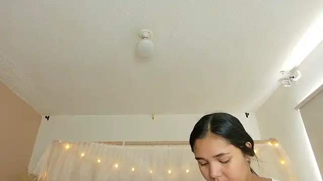 Snapshot of leoneriss chatting on 07/30/26, 07:57 leoneriss online show from 07/30/26, 07:57