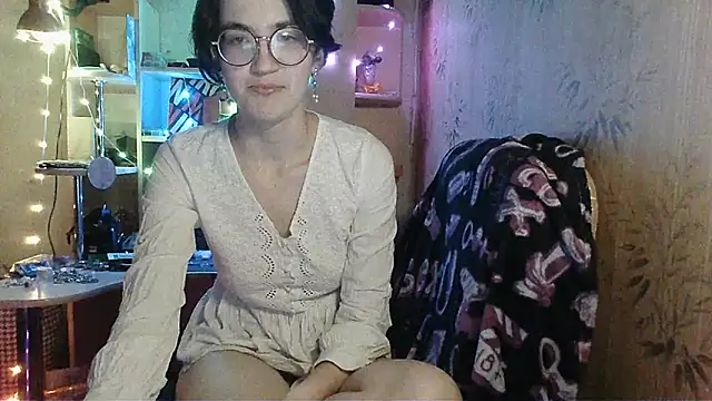 Snapshot of Alessa_Kiss chatting on 05/17/26, 03:19 Alessa Kiss online show from 05/17/26, 03:19