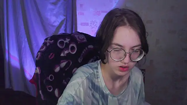 Snapshot of Alessa_Kiss chatting on 06/05/26, 07:30 Alessa Kiss online show from 06/05/26, 07:30