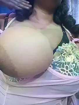 Safiyaaajj online show from 05/17/26, 10:55
