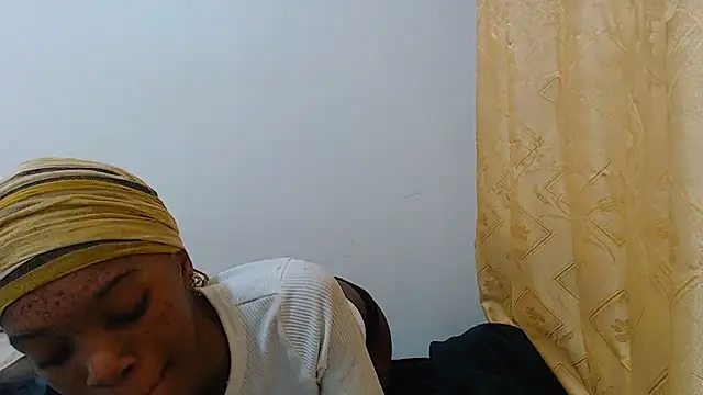 PetiteBarbie 05 online show from 06/14/26, 06:48