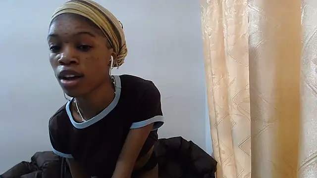 PetiteBarbie 05 online show from 06/25/26, 07:35