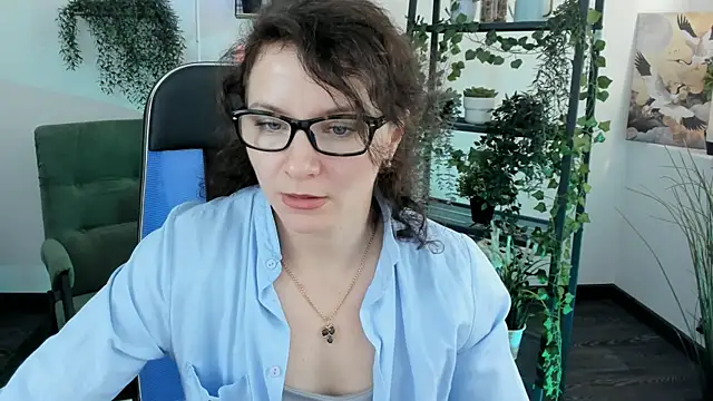 AureliaGleam online show from 05/18/26, 04:40