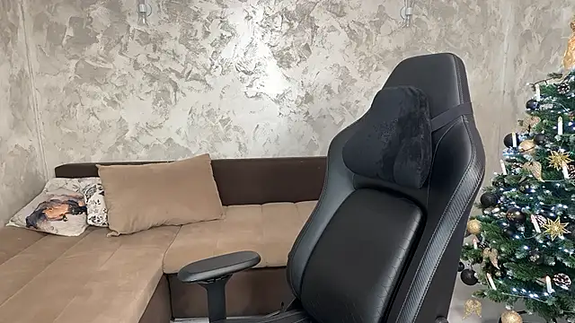 Snapshot of SophiePale chatting on 12/19/25, 08:10 SophiePale online show from 12/19/25, 08:10