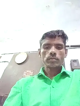 Snapshot of Hot-Parinda200 chatting on 05/15/26, 10:44 Hot-Parinda200 online show from 05/15/26, 10:44