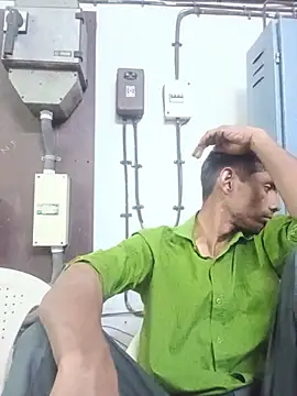 Snapshot of Hot-Parinda200 chatting on 06/19/26, 05:56 Hot-Parinda200 online show from 06/19/26, 05:56