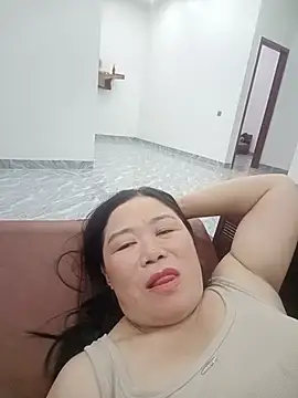 Snapshot of -Lytina- chatting on 05/30/26, 01:52 -Lytina- online show from 05/30/26, 01:52