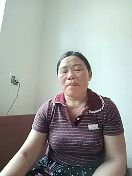 Snapshot of -Lytina- chatting on 06/10/26, 05:39 -Lytina- online show from 06/10/26, 05:39