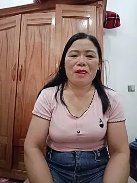 Snapshot of -Lytina- chatting on 06/10/26, 05:45 -Lytina- online show from 06/10/26, 05:45