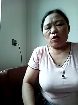 Snapshot of -Lytina- chatting on 06/11/26, 12:32 -Lytina- online show from 06/11/26, 12:32