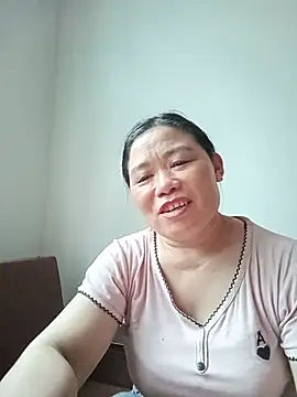 Snapshot of -Lytina- chatting on 06/11/26, 06:22 -Lytina- online show from 06/11/26, 06:22