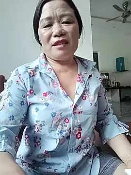 Snapshot of -Lytina- chatting on 06/25/26, 05:23 -Lytina- online show from 06/25/26, 05:23