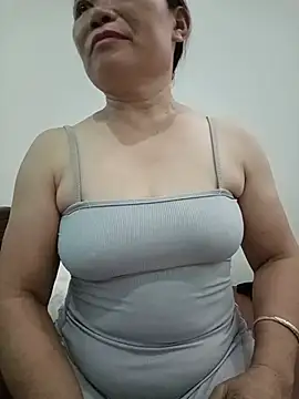 Snapshot of -Lytina- chatting on 07/24/26, 11:08 -Lytina- online show from 07/24/26, 11:08