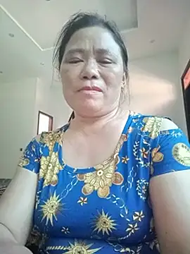 Snapshot of -Lytina- chatting on 07/31/26, 02:33 -Lytina- online show from 07/31/26, 02:33