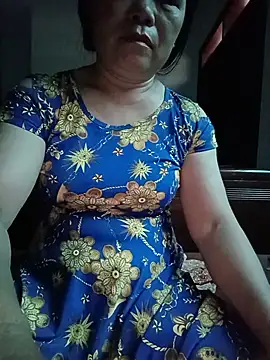 Snapshot of -Lytina- chatting on 08/05/26, 11:50 -Lytina- online show from 08/05/26, 11:50