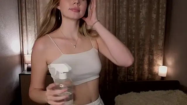 Snapshot of DonaDebore chatting on 05/16/26, 10:36 DonaDebore online show from 05/16/26, 10:36