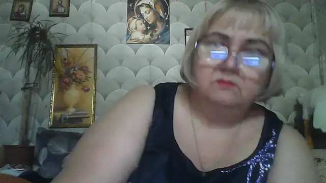 Snapshot of MarinaFarina53 chatting on 06/14/26, 05:09 MarinaFarina53 online show from 06/14/26, 05:09