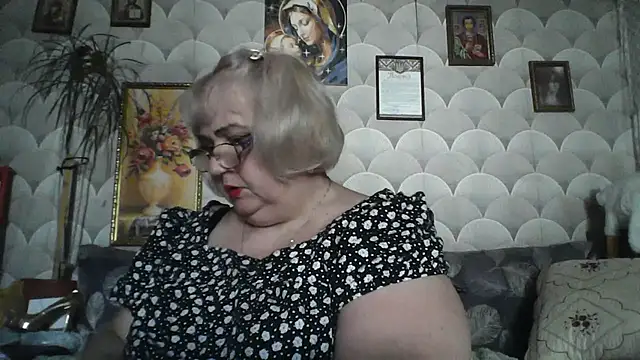Snapshot of MarinaFarina53 chatting on 06/22/26, 05:04 MarinaFarina53 online show from 06/22/26, 05:04