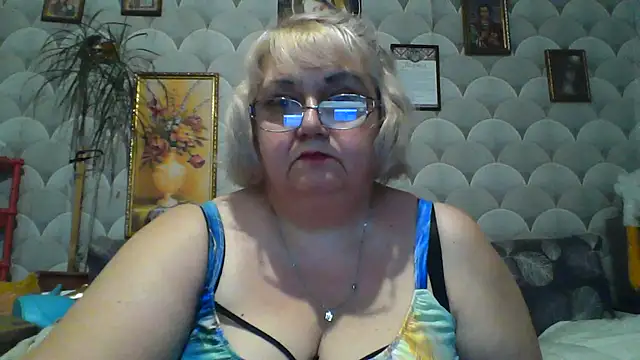 Snapshot of MarinaFarina53 chatting on 06/28/26, 05:19 MarinaFarina53 online show from 06/28/26, 05:19