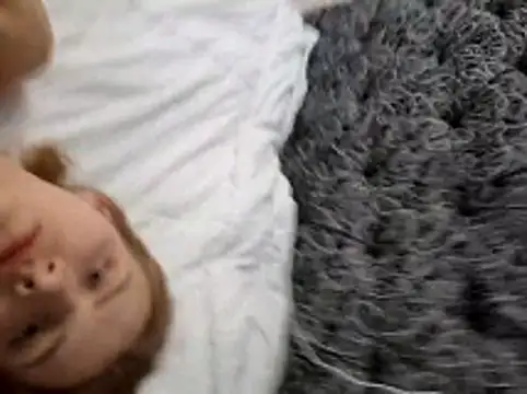 Snapshot of mooniekiss chatting on 05/08/26, 11:37 mooniekiss online show from 05/08/26, 11:37